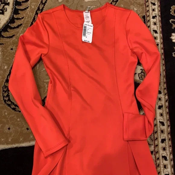 NWT Red maxi dress with high slits - Picture 2 of 3